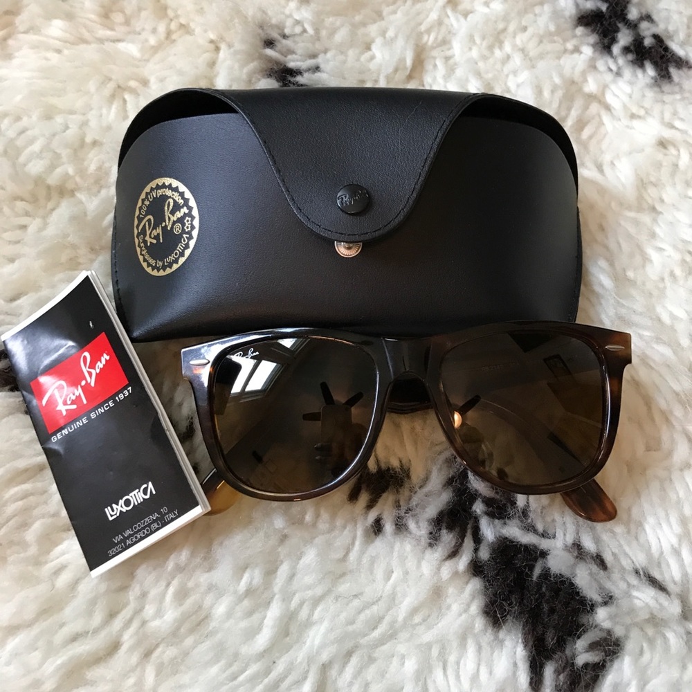 Ray-Ban 2140 Wayfarers