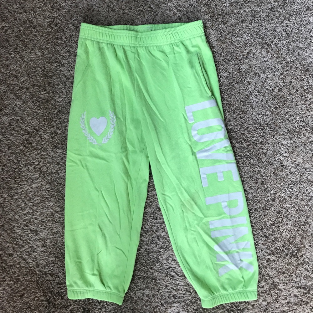 Neon green vs sweatpants.