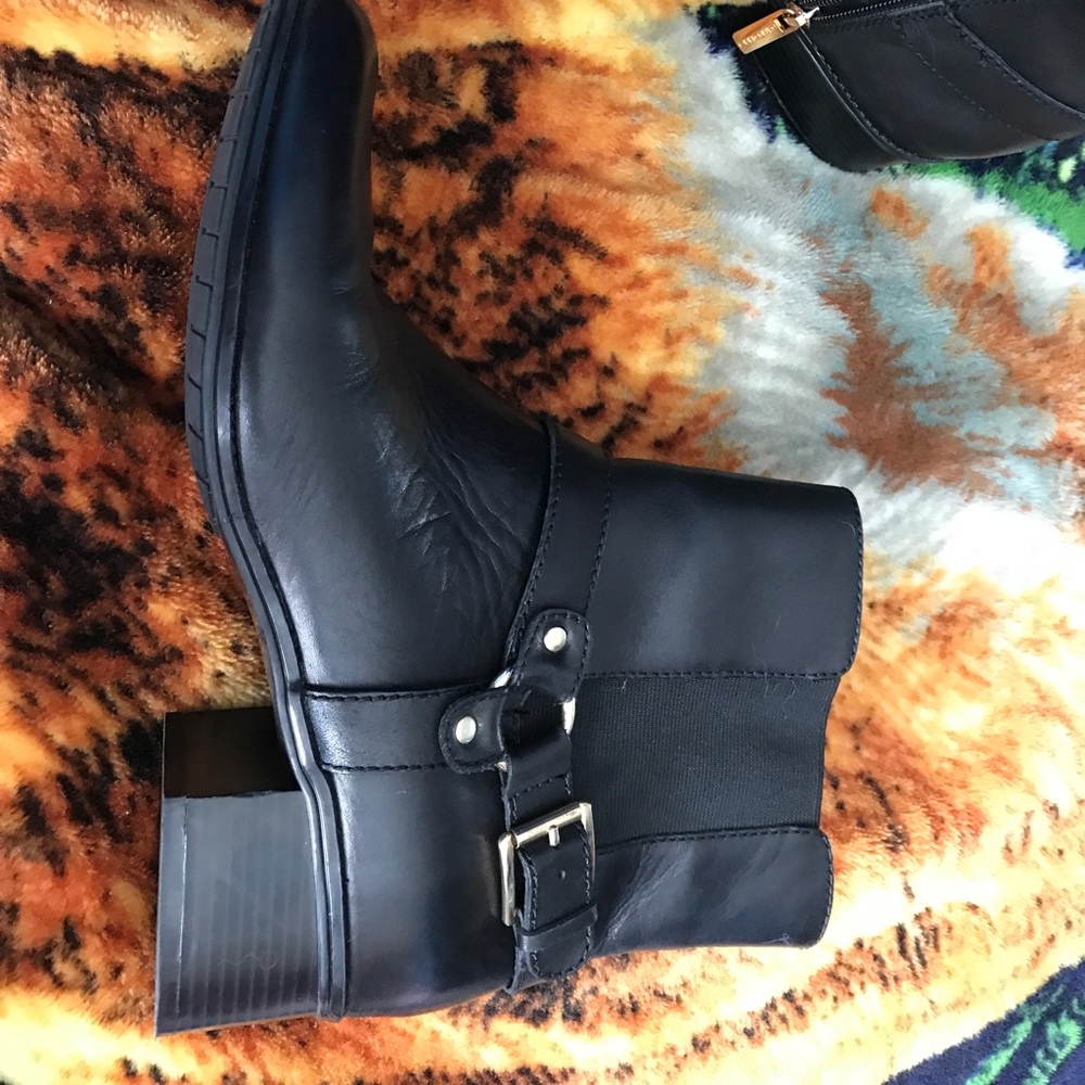 Boots - Picture 2 of 4