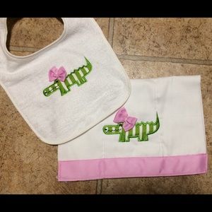 One burp and bib set