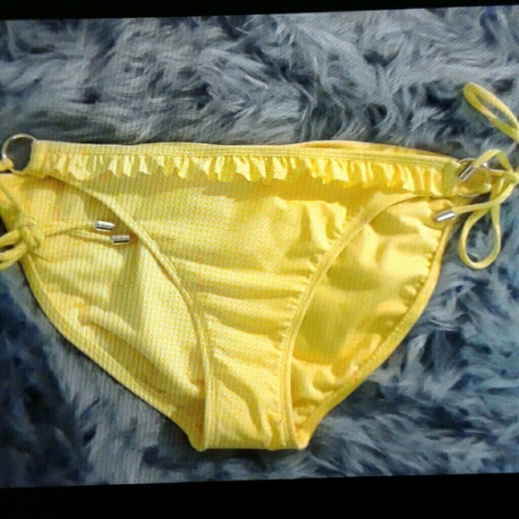 Yellow bikini ruffle bottom swim suit Target - Picture 1 of 1