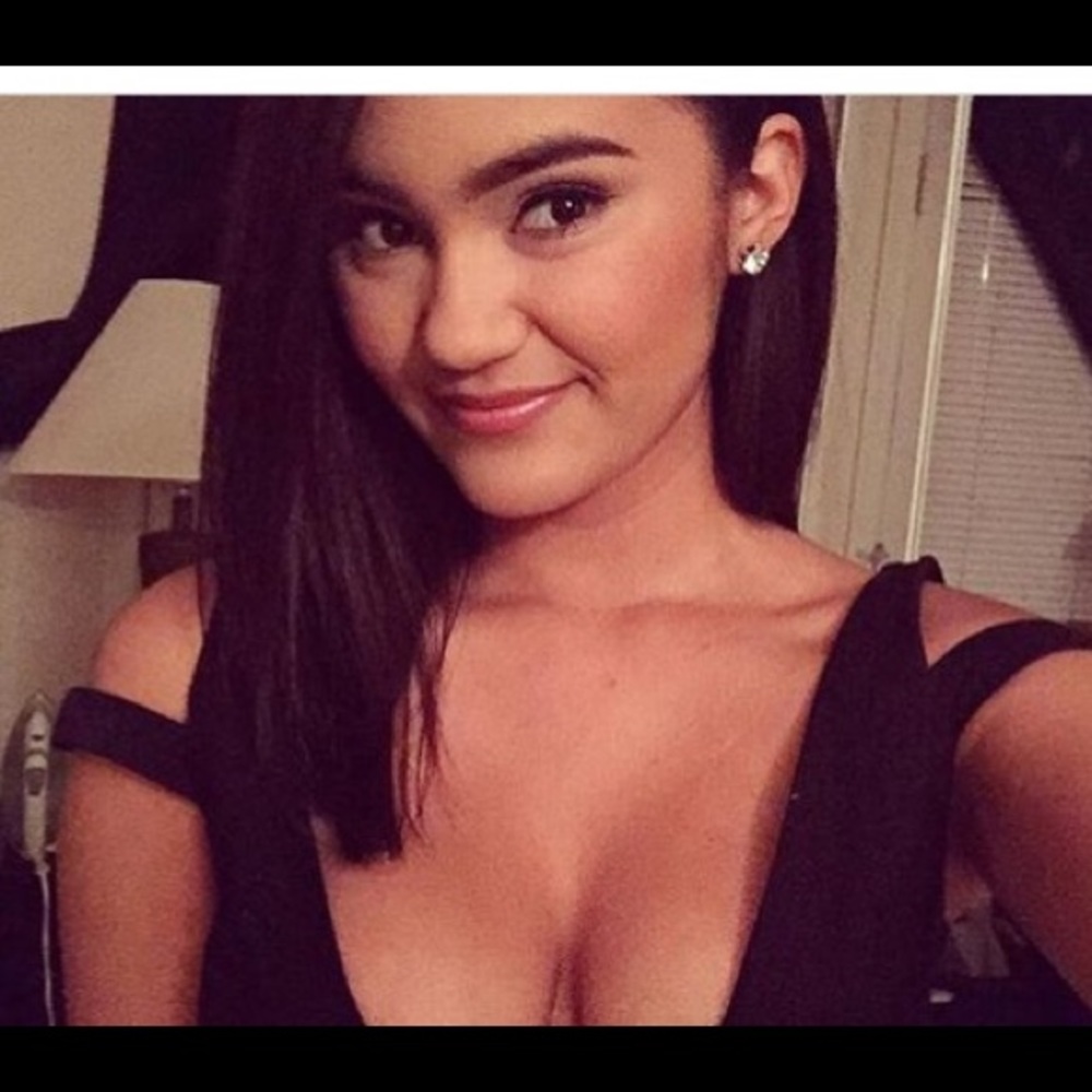 Deep v black crop top
