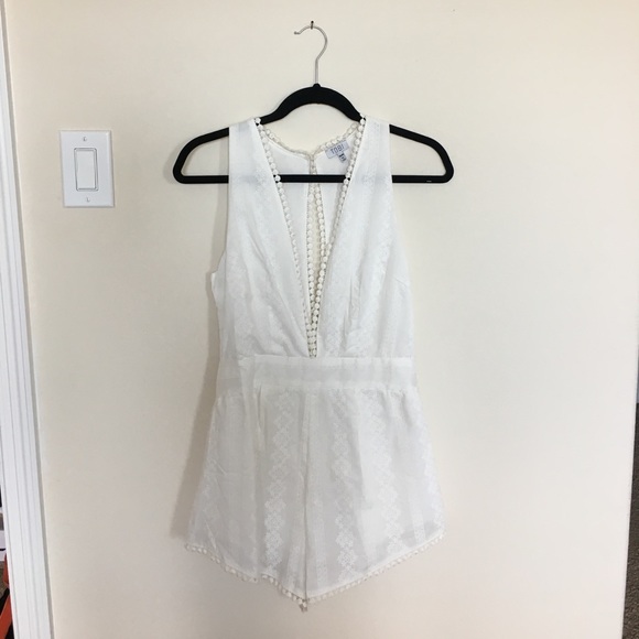 Tobi Pants - {SOLD} TOBI Plunging Neckline White Romper
