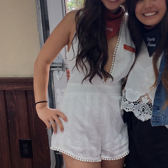 {SOLD} TOBI Plunging Neckline White Romper - Picture 5 of 5