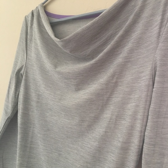 SOLD!! NWT long sleeve yoga top - Picture 2 of 8