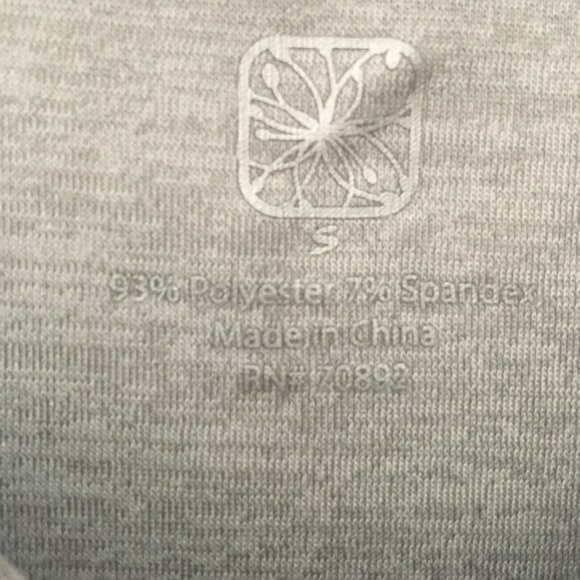 SOLD!! NWT long sleeve yoga top - Picture 3 of 8