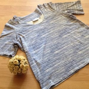 🎉Host Pick🎉Avenue Cut-Out Tee