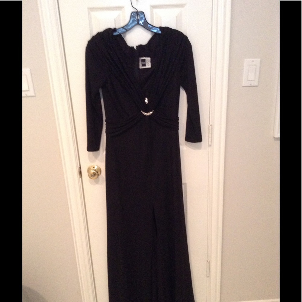 Black Tadashi 3/4 sleeve full length dress