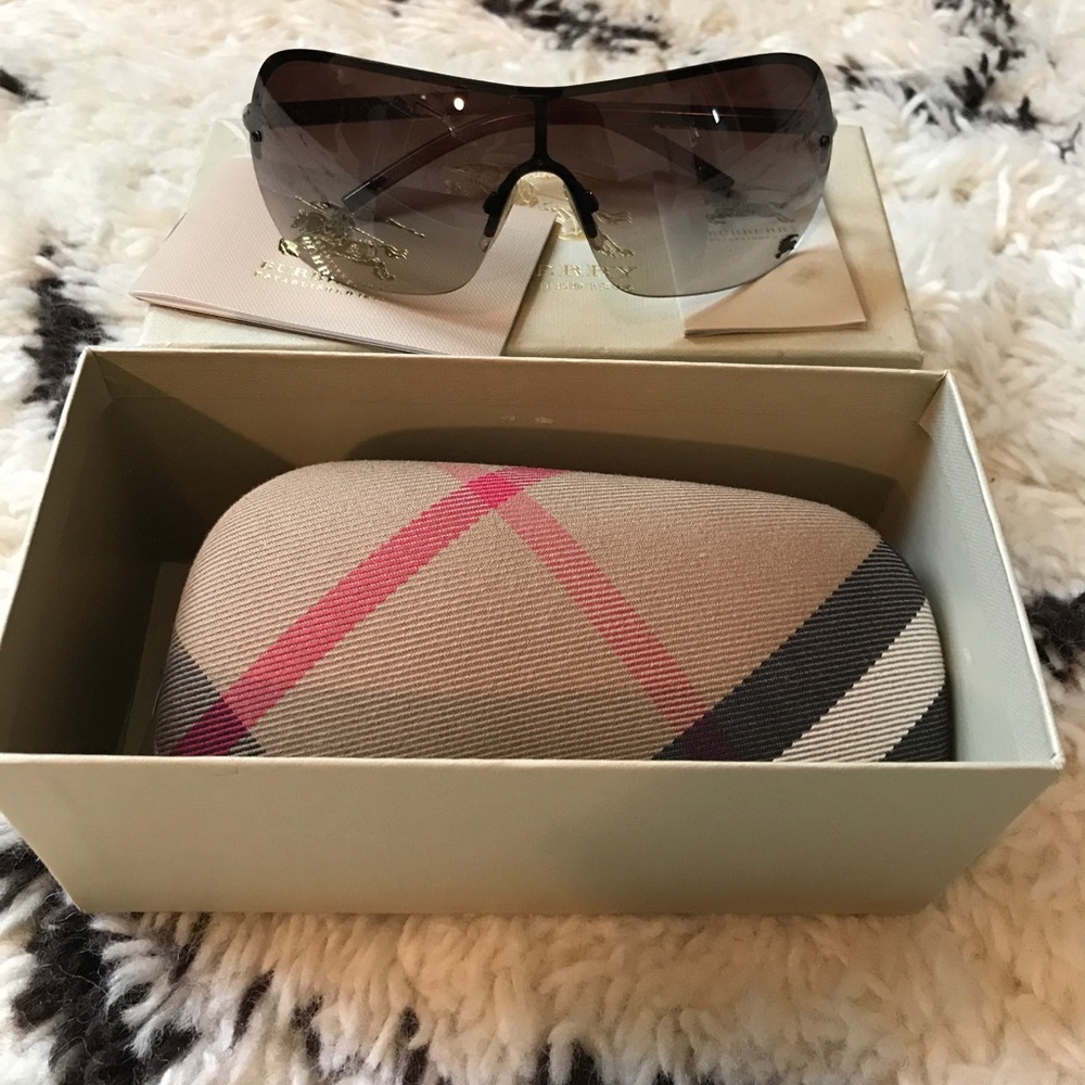 Burberry 3033 Sunglasses