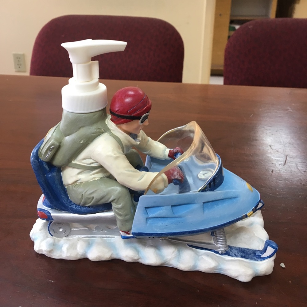 Snowboarder soap dispenser ‼️