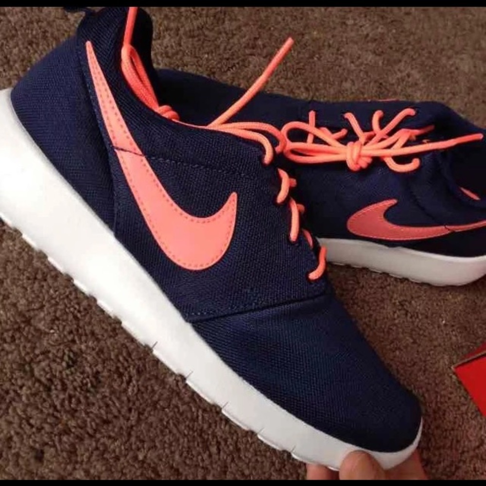 Brand new Nike rosche 1