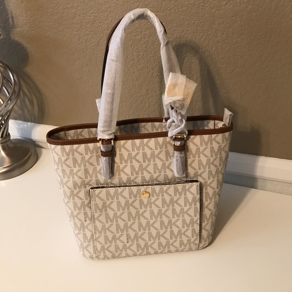 NWT MK Jet Set Vanilla Tote