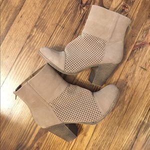 Kohls Sonoma Tan Bootie Heels Size 8.5