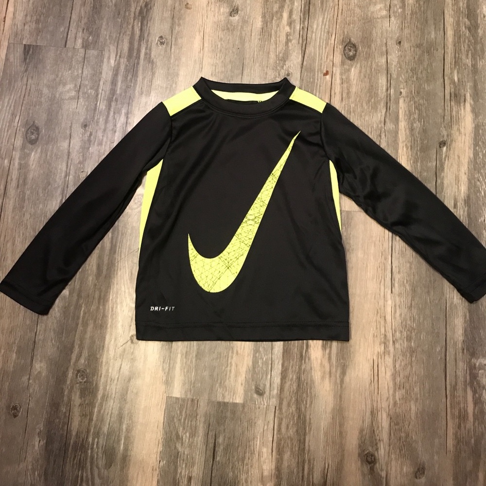NWOT Nike dri fit long sleeve