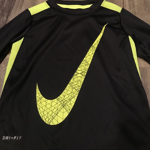 NWOT Nike dri fit long sleeve - Picture 2 of 4