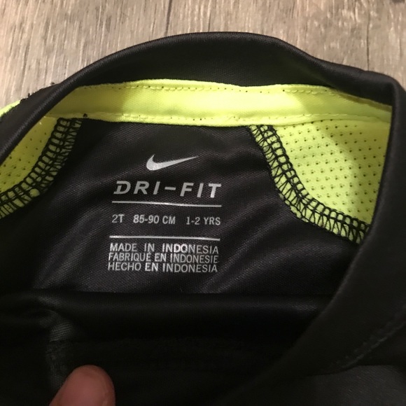 NWOT Nike dri fit long sleeve - Picture 3 of 4