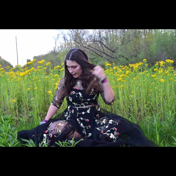 Prom dress - Picture 2 of 3