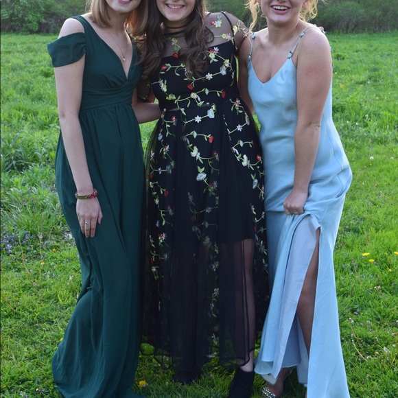 Prom dress - Picture 3 of 3