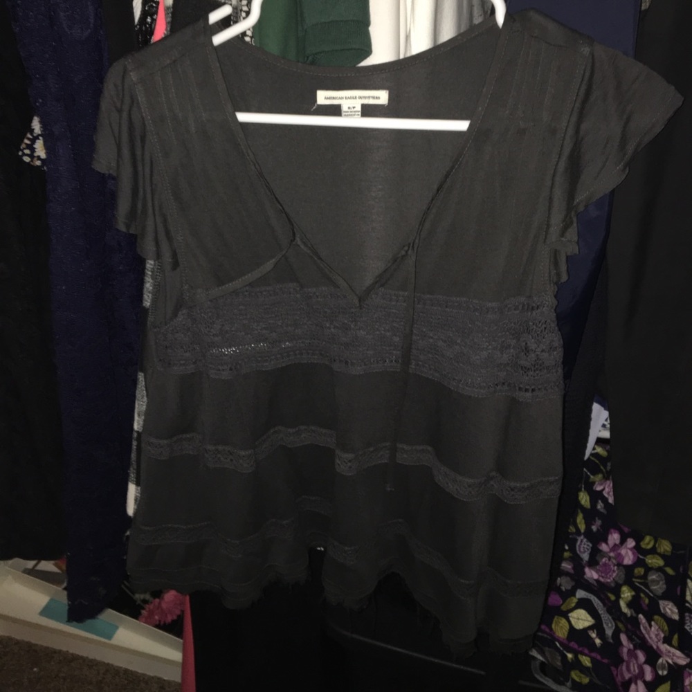 Navy blue AE flowy top :)
