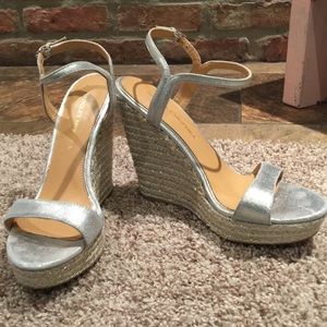 Like new Badgley Mischka espadrilles(fit like 8)