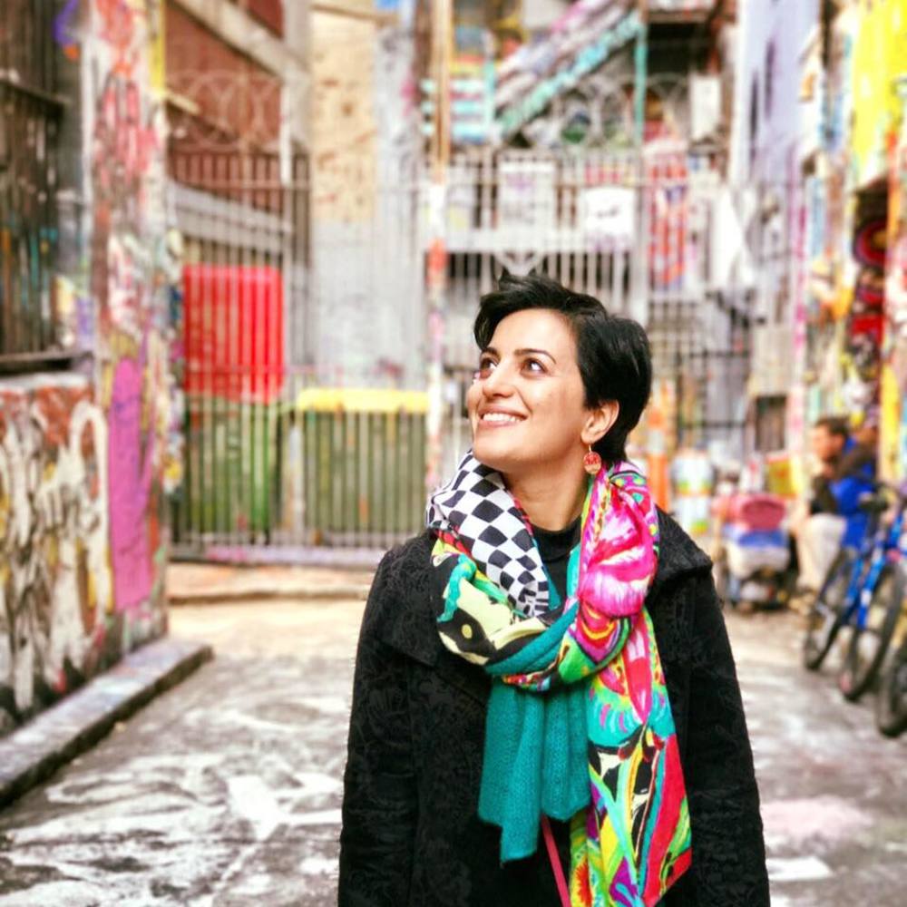 Meet your Posher, Yasasaman