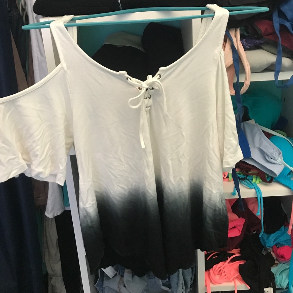 Ombre shirt with straps and off shoulder sleeves