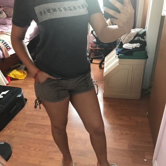 Abercrombie gray t-shirt - Picture 2 of 2