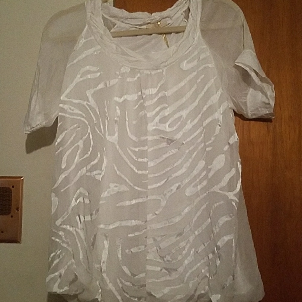 NWT Pike white soft and pretty top. Size L