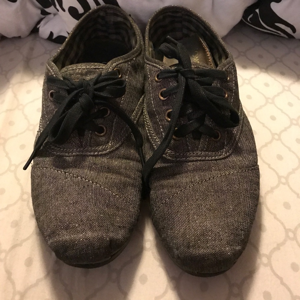 Toms