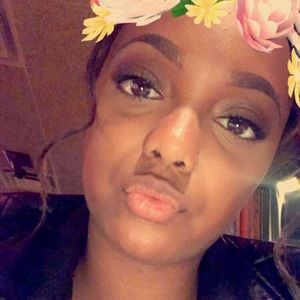 Meet your Posher, Ellie