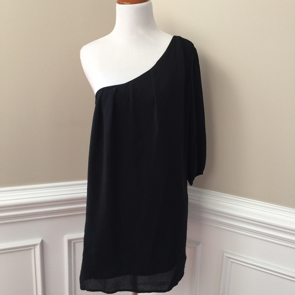 NWT Lulu's one shoulder black dress size small