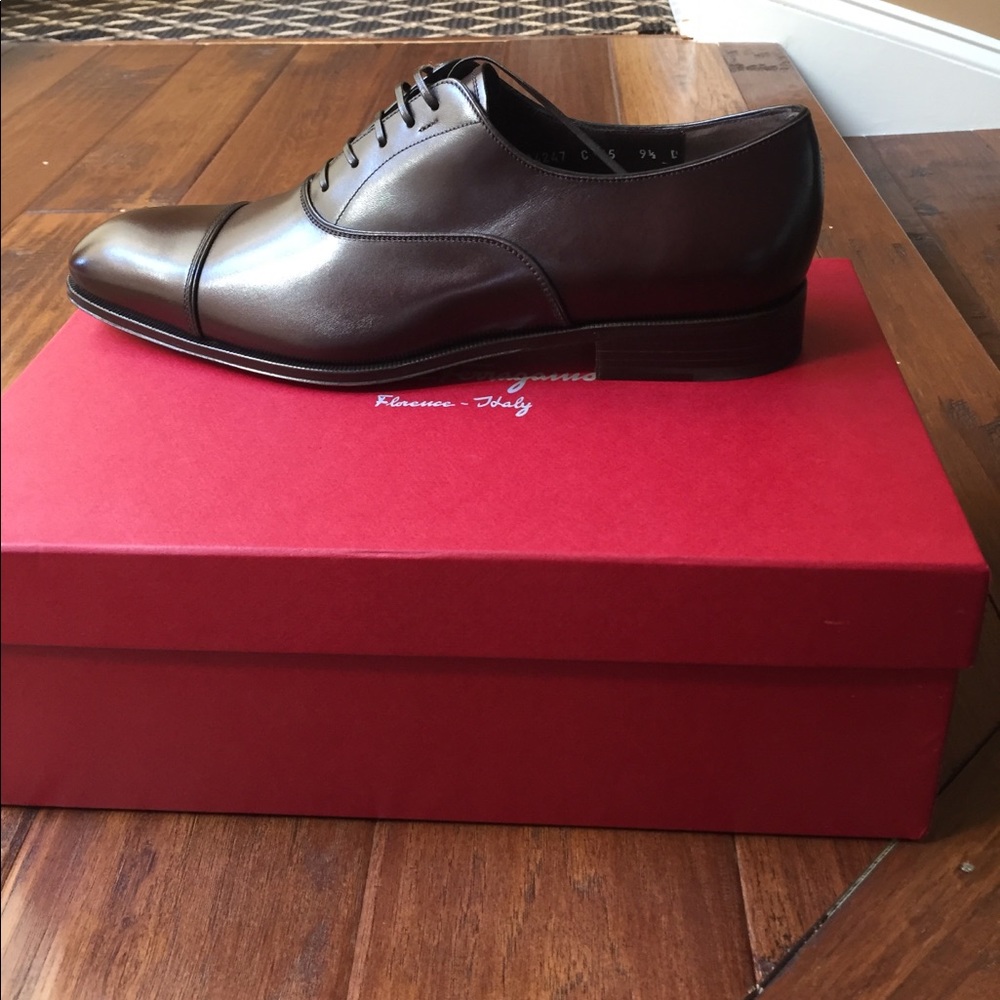 Bnwt Ferragamo Luce Auburn shoes