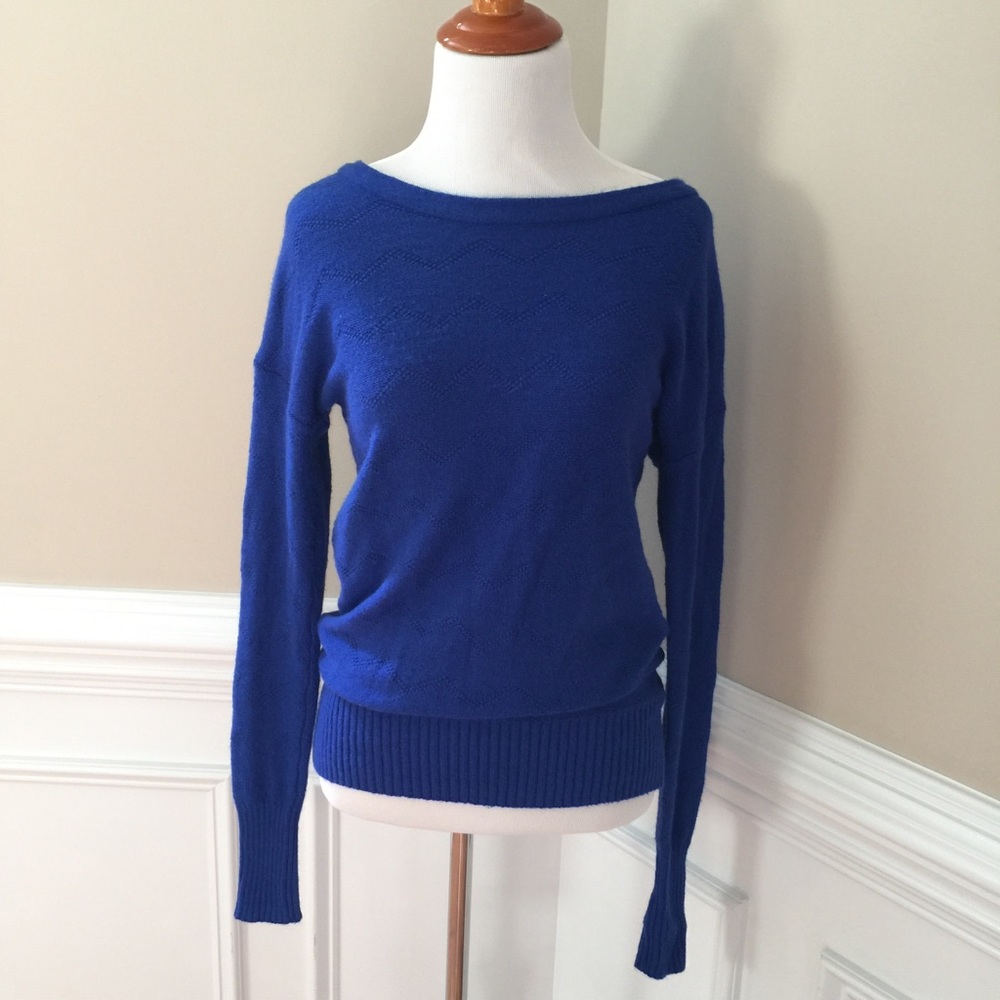 Hive & Honey blue long sleeved sweater size XS