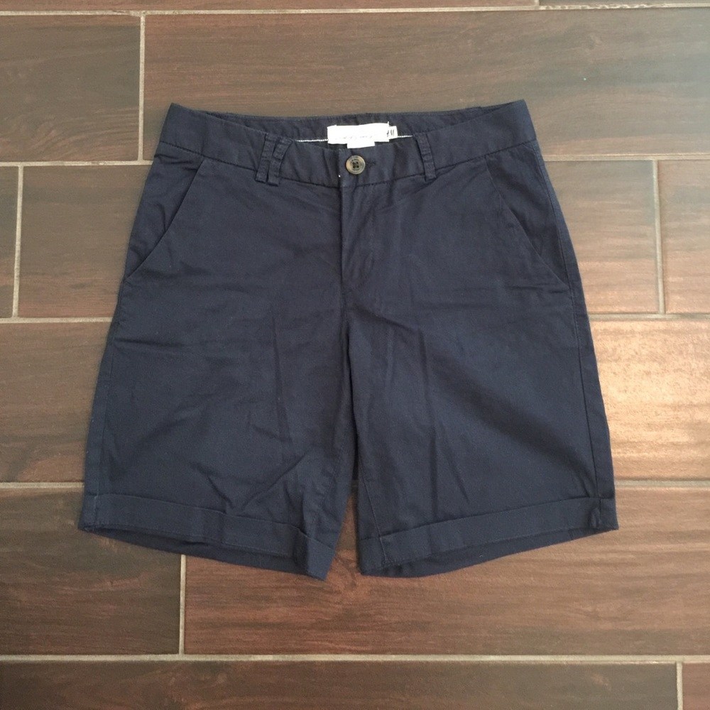 H&M woman short pants size 2