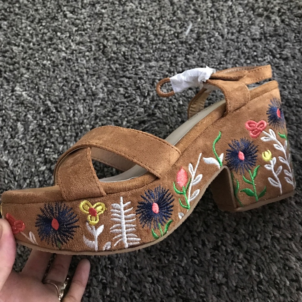 Suede floral embroidered platform sandals