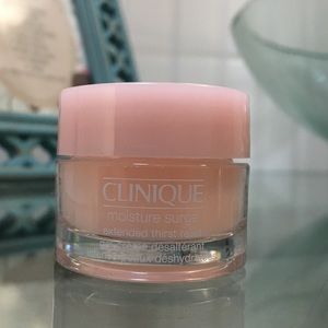 Clinique moisture surge travel size