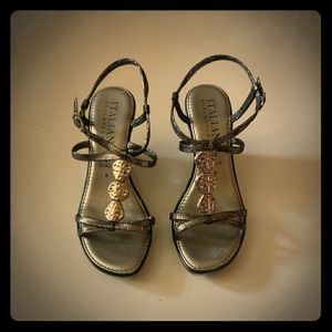 Italian Shoemakers brand Size 8 sandals