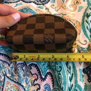 Cosmetic/coin case