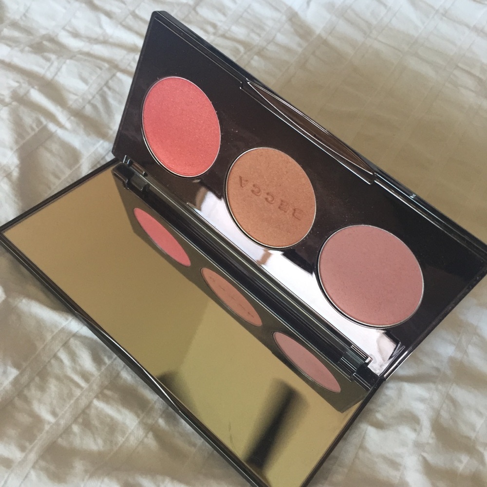 Becca Blushed With Light Blush Trio Pallette