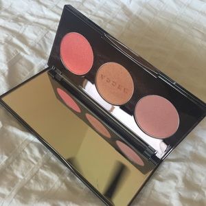 Becca Blushed With Light Blush Trio Pallette