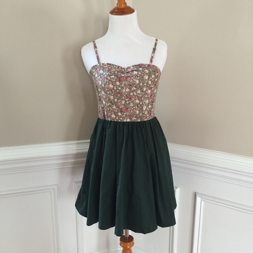 Green & floral fit-n-flare dress size small