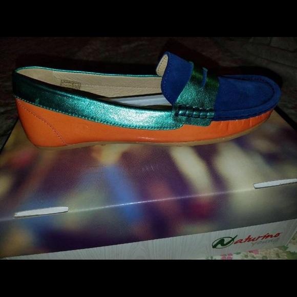 Girls Size 3/3.5 Colorblock Naturino Loafers - Picture 1 of 1