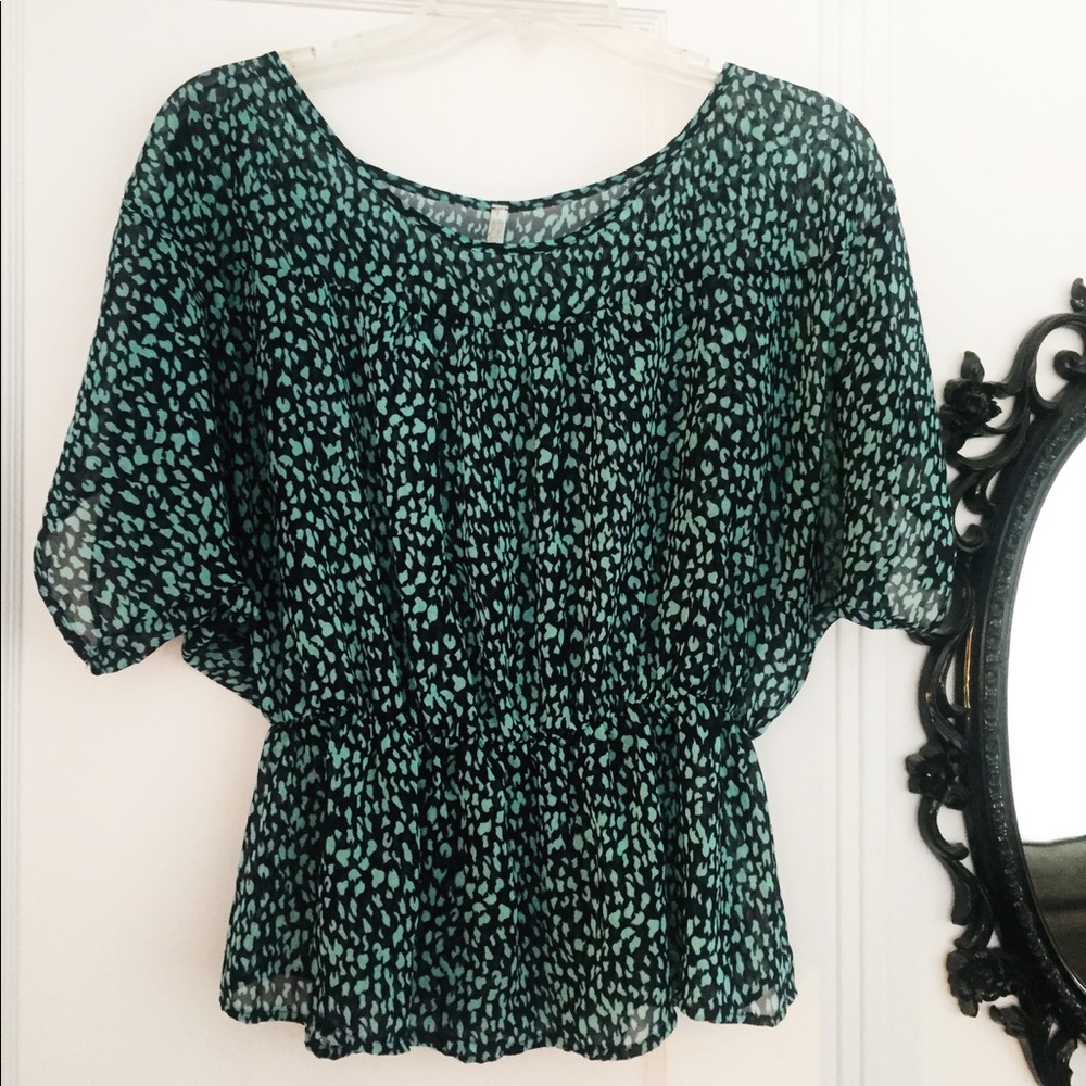 Size small adorable navy and green print blouse