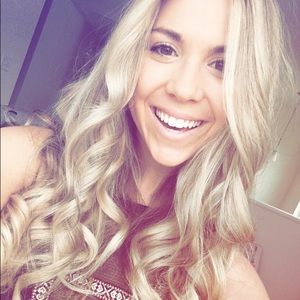 Meet your Posher, Abigail