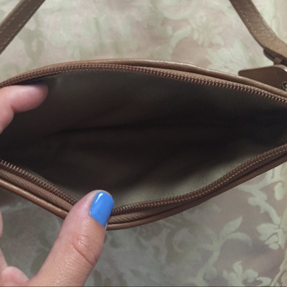 Authentic Coach wristlet - Picture 5 of 7