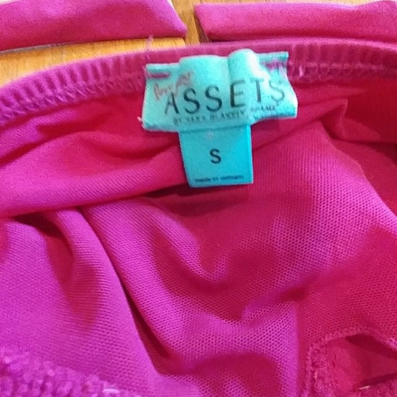 Assets by Spanx LNC Pink Swimsuit, 8/Sm - Picture 5 of 8