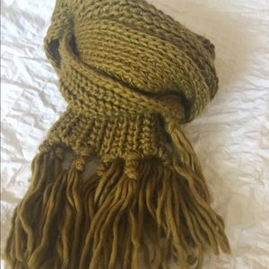 Chunky Olive Green Scarf