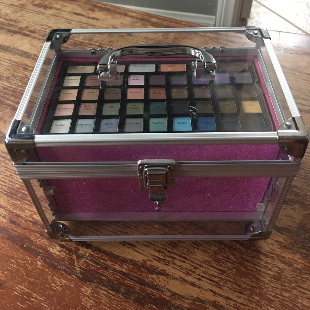 Make up box