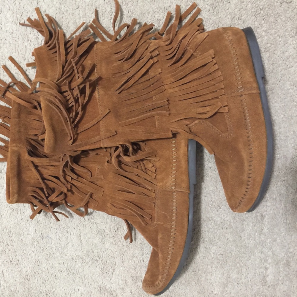 Minnetonka fringe boots
