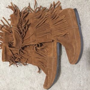 Minnetonka fringe boots